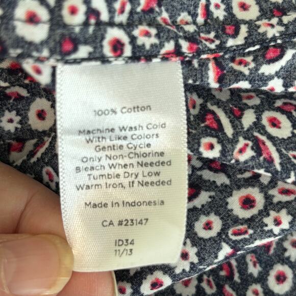 Talbots Wms 14 Blue Red Printed Roll Tab Button Up Shirt Business Casual Office - Picture 8 of 9